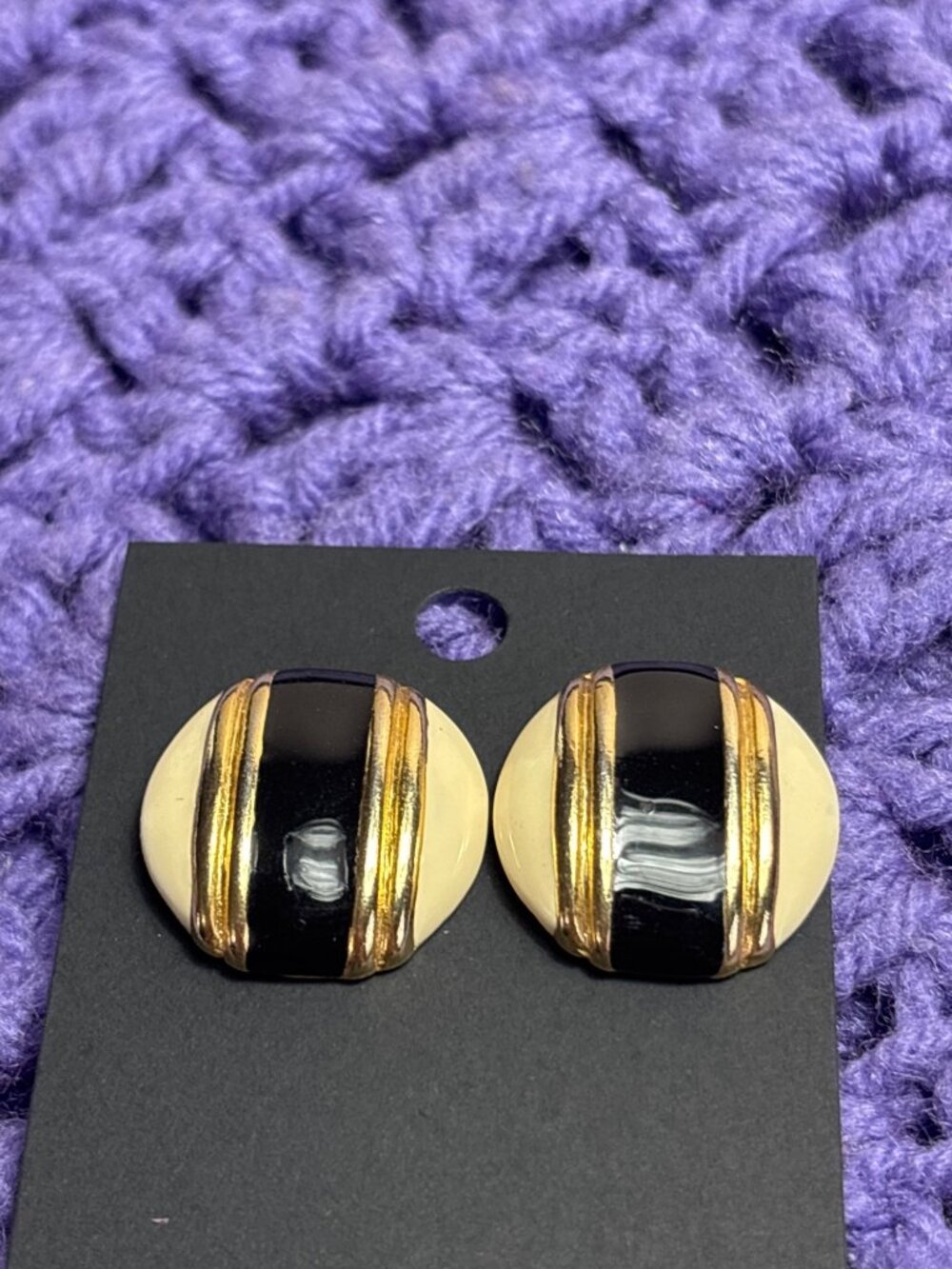 Vintage 80s Round Stud Earrings Goldtone Cream Black Enamel 1 inch